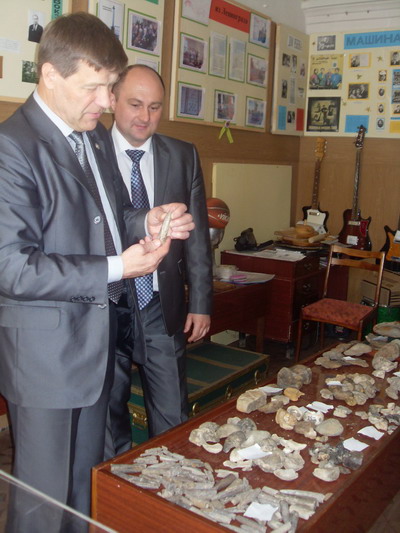 С палеонтологическими находками шумерлинских школьников ознакомился заместитель министра природных ресурсов и экологии Чувашской Республики